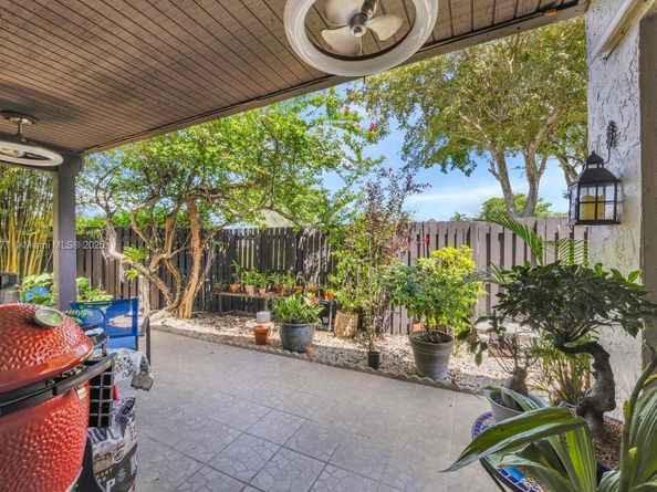 15225 SW 45th Ter F49, Miami FL 33185