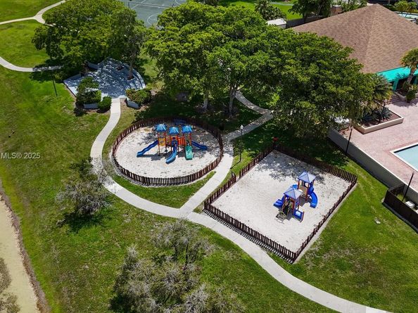 15225 SW 45th Ter F49, Miami FL 33185