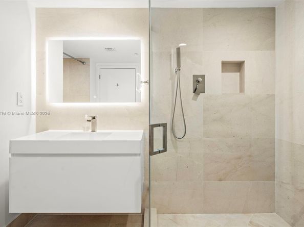 6801 Collins Ave Door1409 (deed 1401), Miami Beach FL 33141