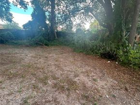 2281 NW 153rd St, Miami Gardens FL 33054