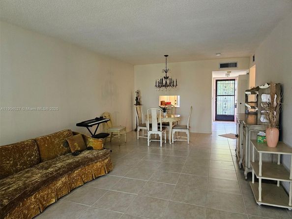 1103 NW 58th Ter 321, Sunrise FL 33313