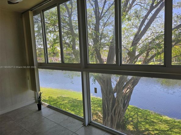 1103 NW 58th Ter 321, Sunrise FL 33313