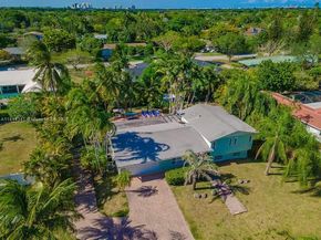 7475 SW 134th St, Pinecrest FL 33156