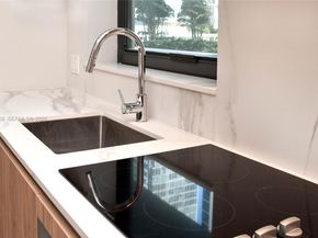 11 NE 6th St 1109, Miami FL 33132