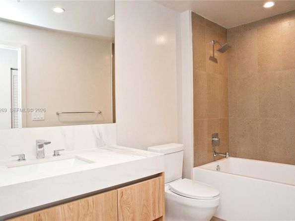 11 NE 6th St 1109, Miami FL 33132