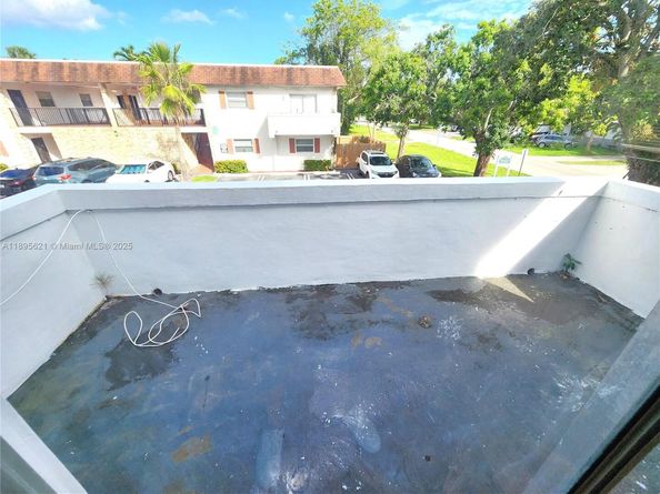 321 SW 1st Ct K5, Pompano Beach FL 33060