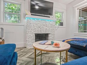 46 NE 43rd St, Miami FL 33137