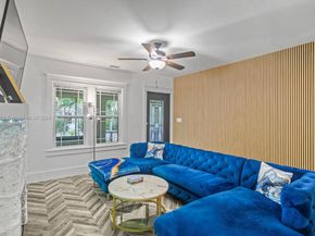 46 NE 43rd St, Miami FL 33137