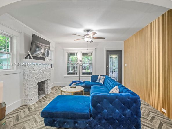 46 NE 43rd St, Miami FL 33137