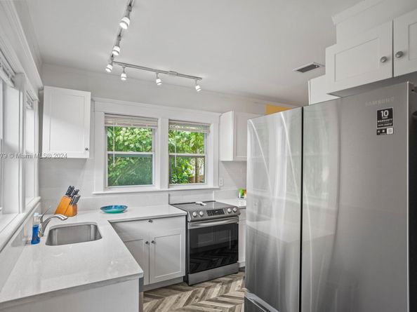 46 NE 43rd St, Miami FL 33137