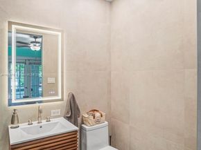 46 NE 43rd St, Miami FL 33137