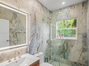 46 NE 43rd St, Miami FL 33137