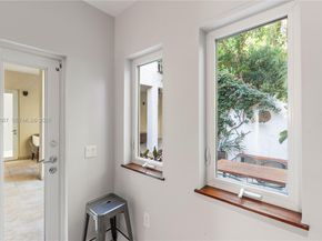 737 Alhambra Cir, Coral Gables FL 33134