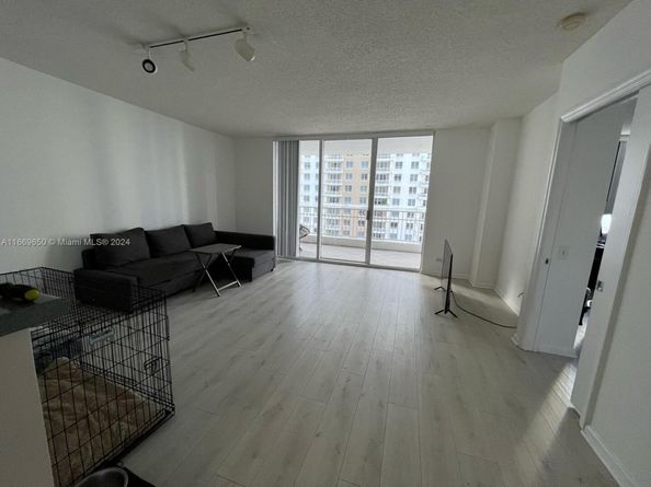 701 Brickell Key Blvd 1108, Miami FL 33131