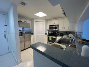 701 Brickell Key Blvd 1108, Miami FL 33131