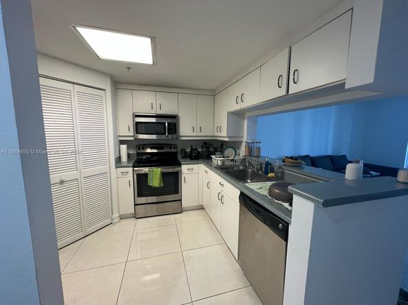 701 Brickell Key Blvd 1108, Miami FL 33131