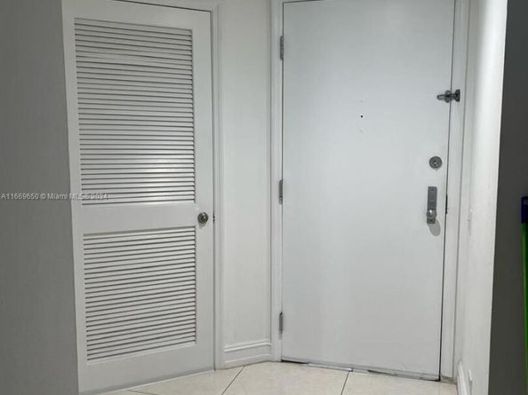 701 Brickell Key Blvd 1108, Miami FL 33131