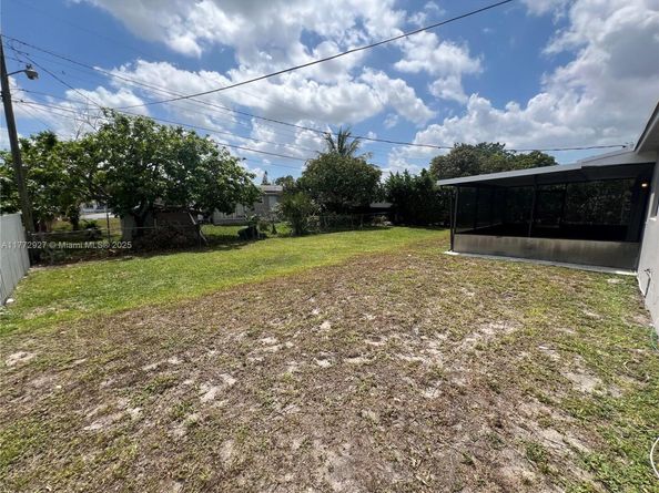 2440 NW 208th St, Miami Gardens FL 33056
