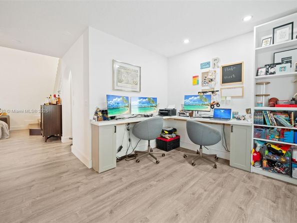 1611 SW 158th Ave, Pembroke Pines FL 33027