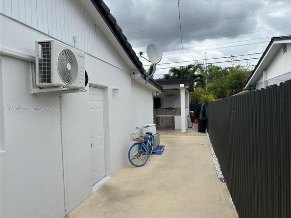 3530 SW 126th Ave, Miami FL 33175