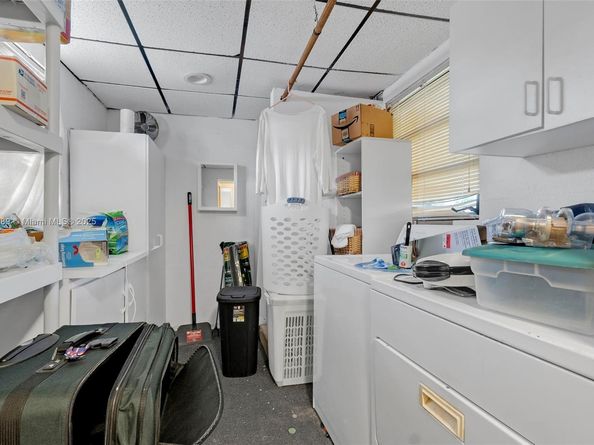 6811 Thomas St, Hollywood FL 33024