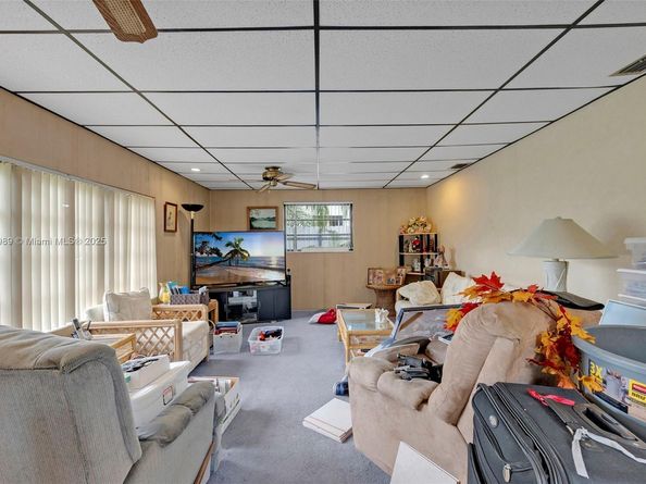 6811 Thomas St, Hollywood FL 33024