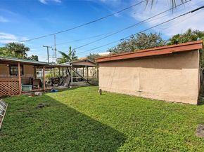 6811 Thomas St, Hollywood FL 33024