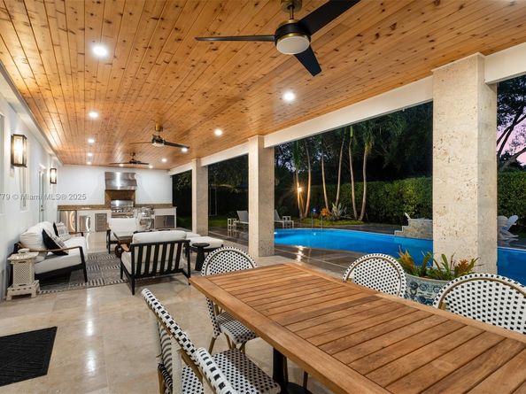 7425 SW 115th St, Pinecrest FL 33156