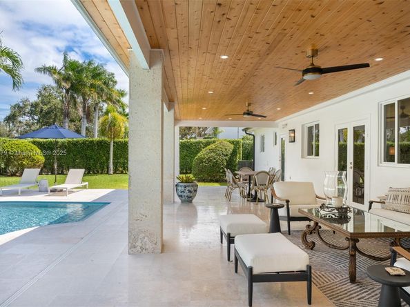 7425 SW 115th St, Pinecrest FL 33156