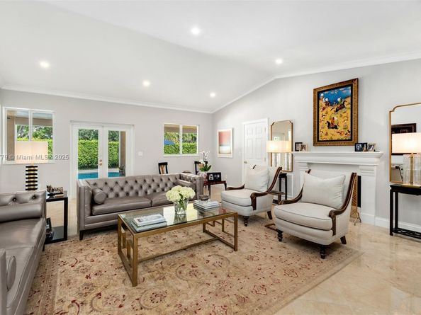 7425 SW 115th St, Pinecrest FL 33156