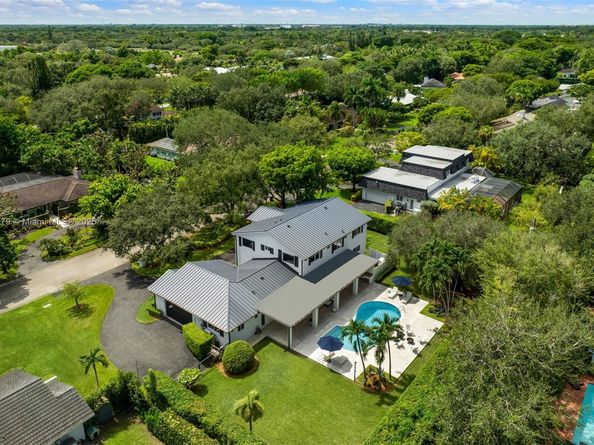7425 SW 115th St, Pinecrest FL 33156