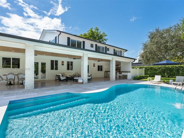 7425 SW 115th St, Pinecrest FL 33156
