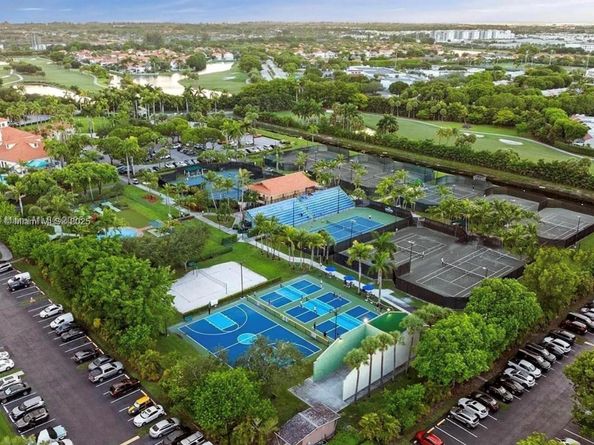 9869 NW 52nd Ter, Doral FL 33178