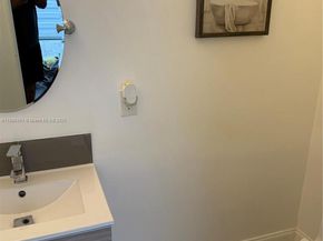 9869 NW 52nd Ter, Doral FL 33178