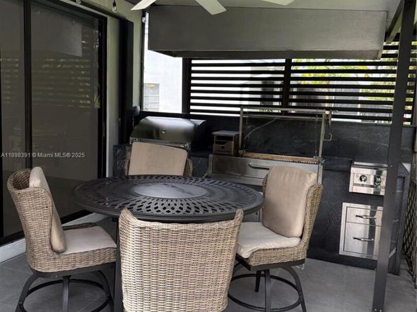 9869 NW 52nd Ter, Doral FL 33178