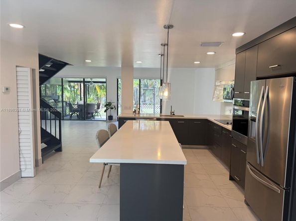 9869 NW 52nd Ter, Doral FL 33178