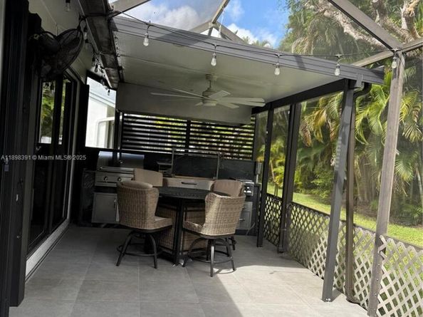 9869 NW 52nd Ter, Doral FL 33178