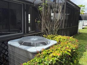 9869 NW 52nd Ter, Doral FL 33178