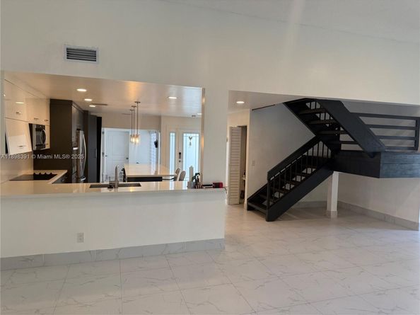 9869 NW 52nd Ter, Doral FL 33178