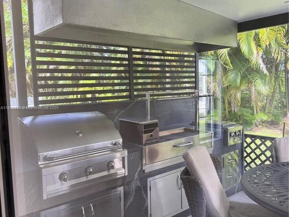 9869 NW 52nd Ter, Doral FL 33178