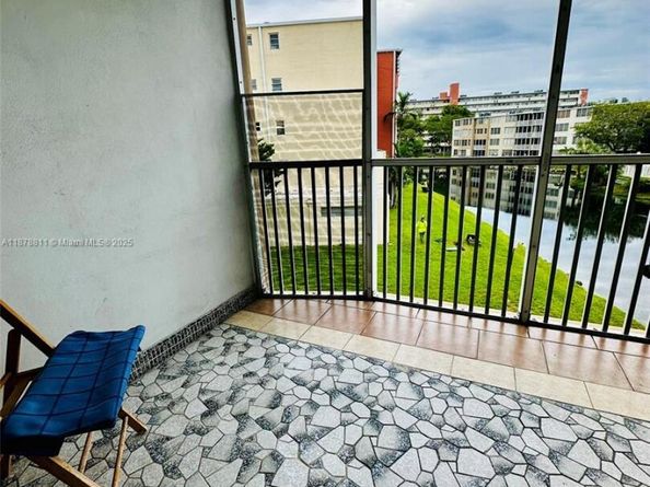 1690 NE 191st St 3051, Miami FL 33179