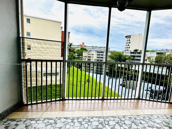 1690 NE 191st St 3051, Miami FL 33179