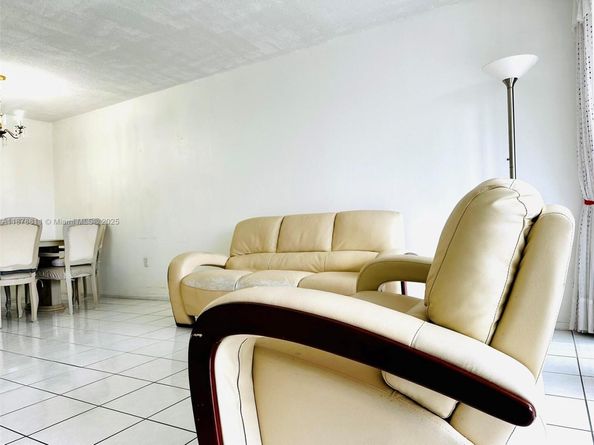 1690 NE 191st St 3051, Miami FL 33179