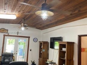 8550 Miller Dr, Miami FL 33155