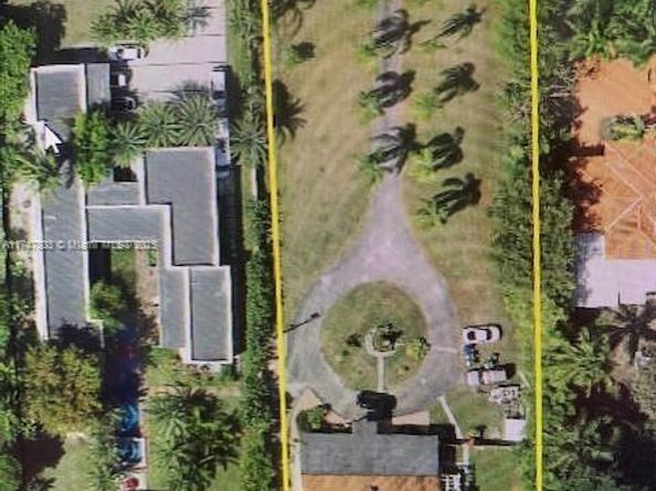 8550 Miller Dr, Miami FL 33155