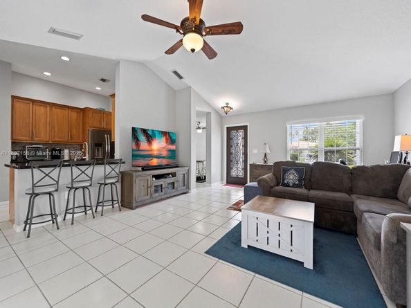 2703 Augusta Dr, Homestead FL 33035