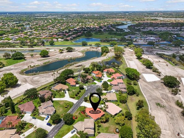 2703 Augusta Dr, Homestead FL 33035