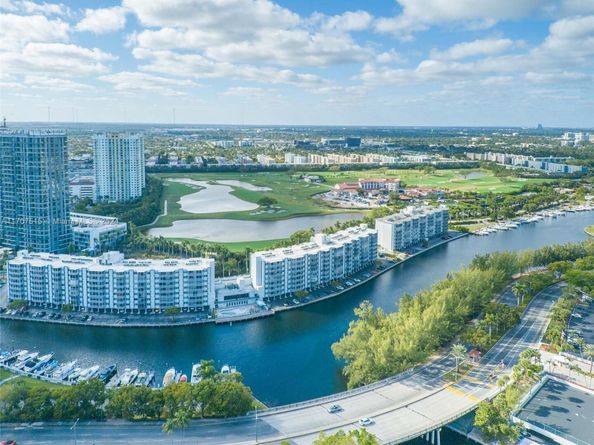 300 Diplomat Pkwy 711, Hallandale Beach FL 33009