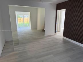 561 NW 41st St, Miami FL 33127