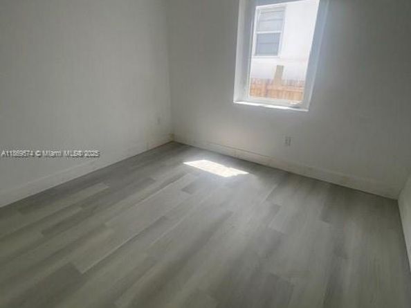 561 NW 41st St, Miami FL 33127